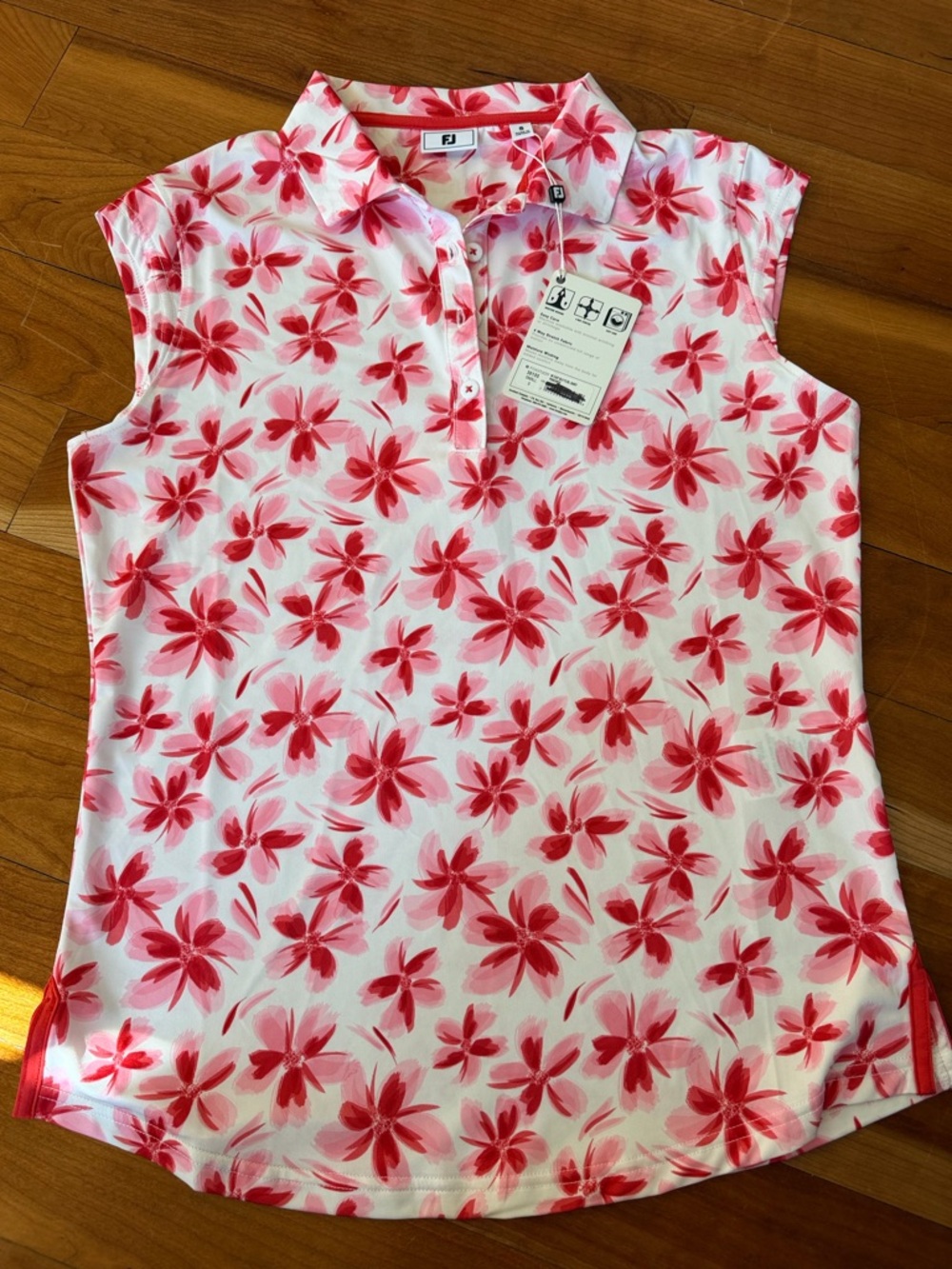 Footjoy NWT women’s cap sleeve red and white floral polo top size small